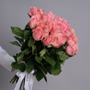 Букет из 23 розовых роз 50 см.