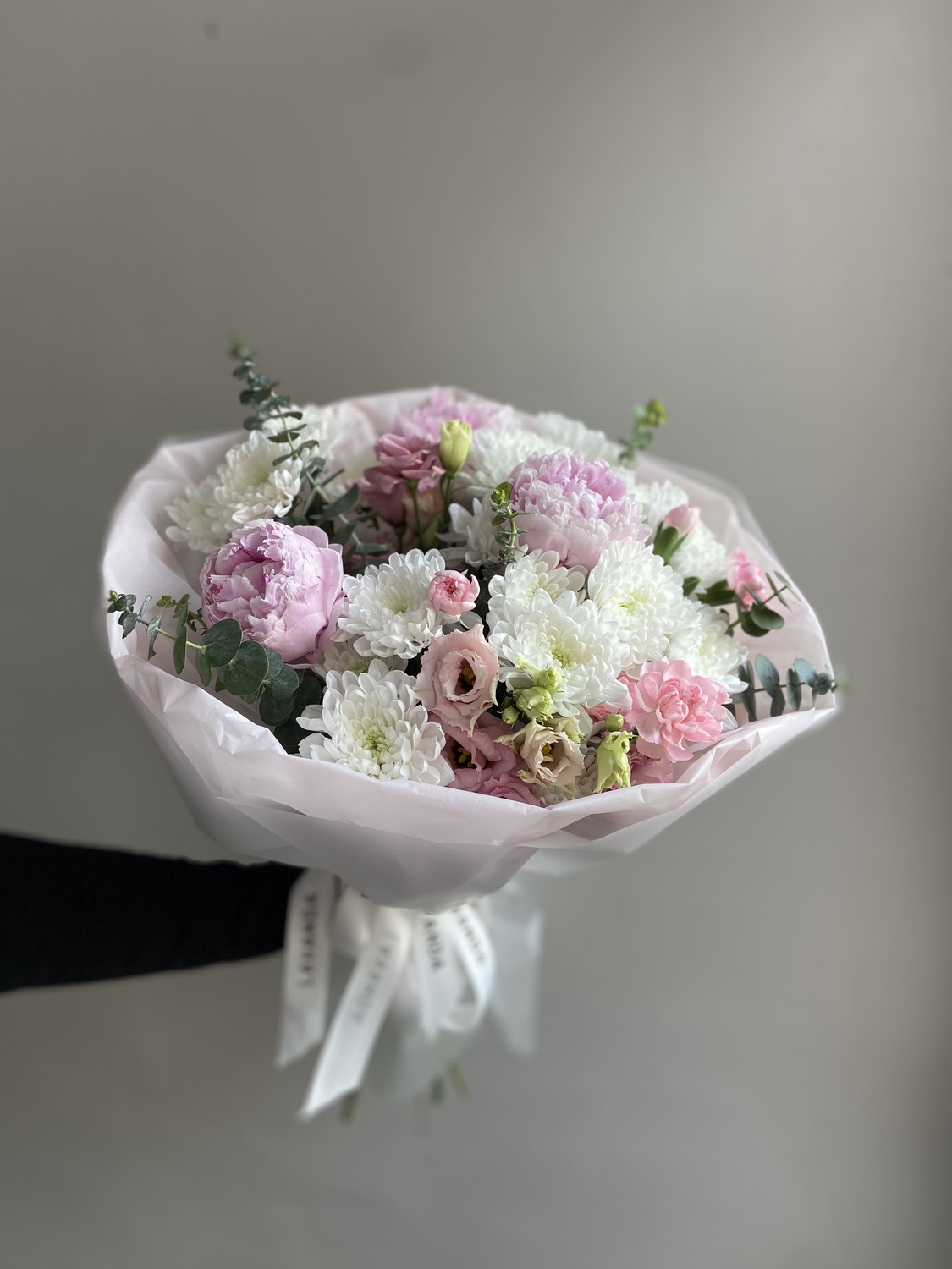 Букет с пионами