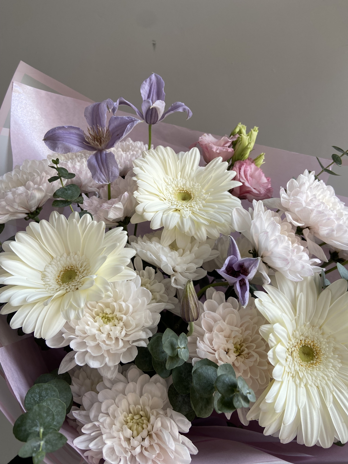 Букет с белой герберой