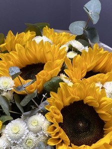 Букет с подсолнухами