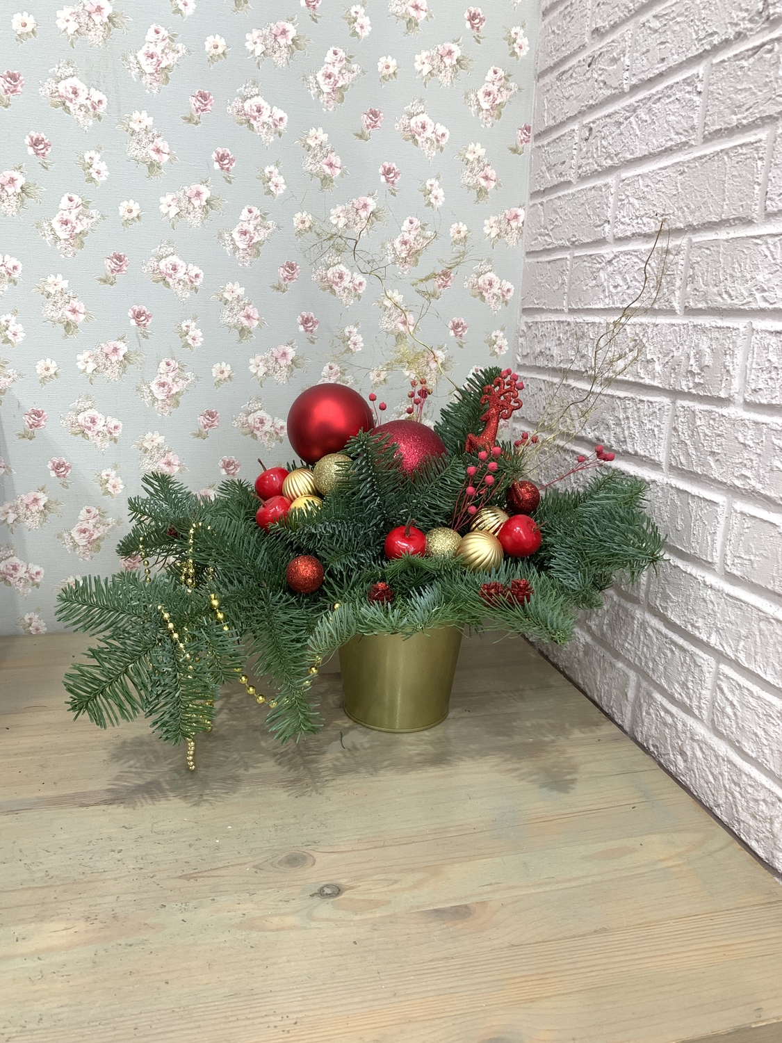 Новогодняя красная