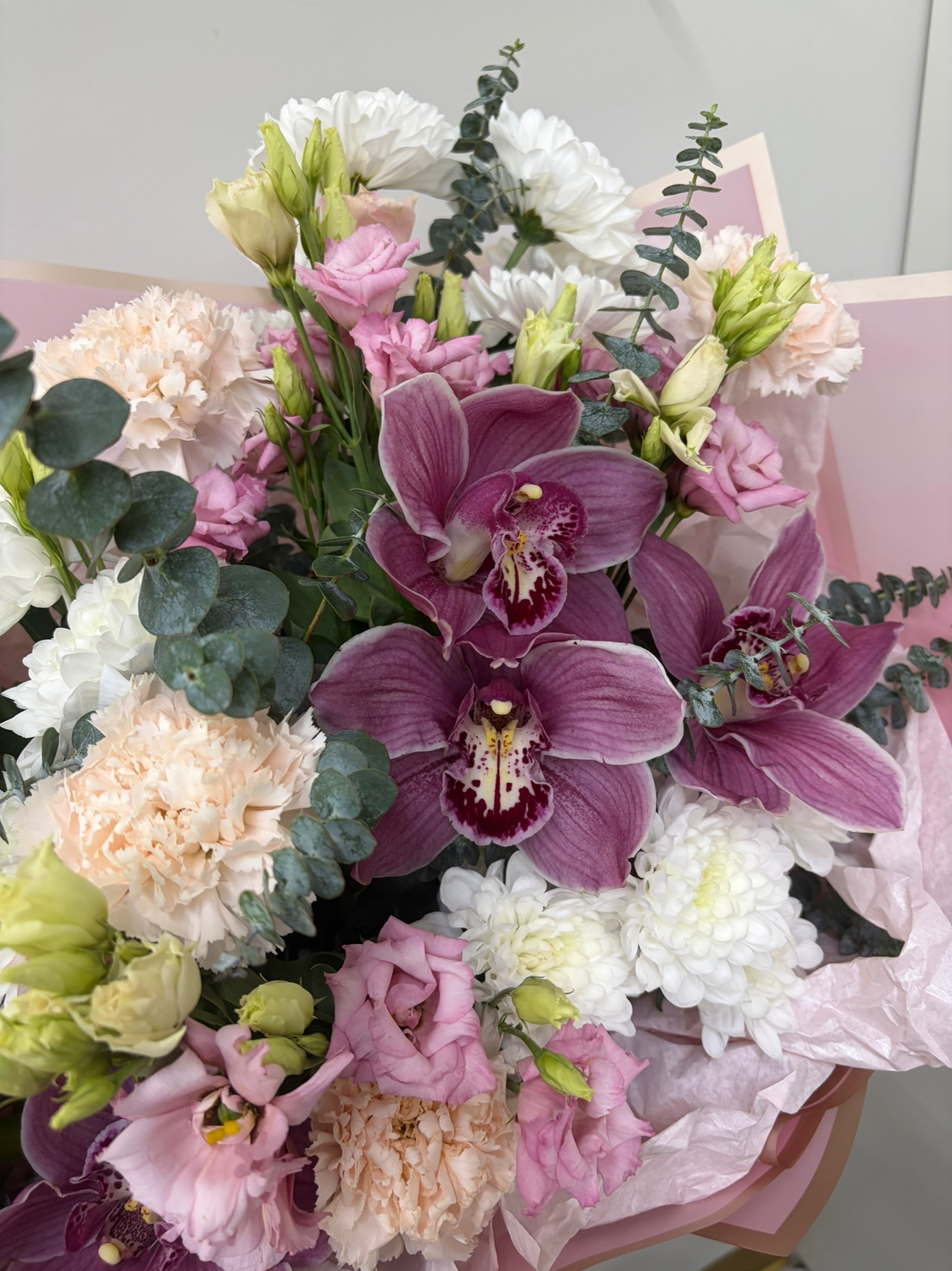 Букет с орхидеями