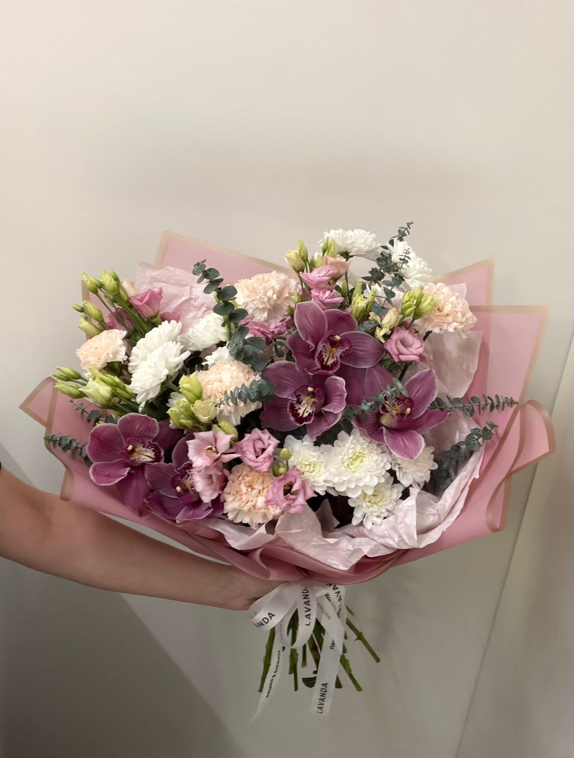 Букет с орхидеями