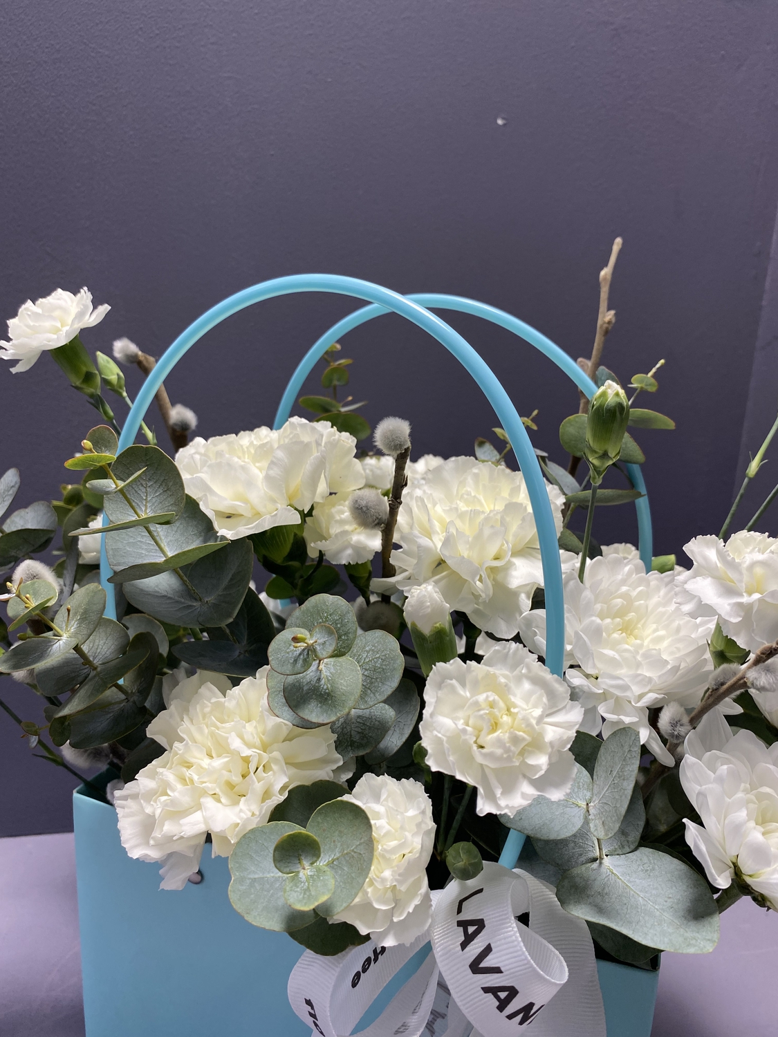 Весенняя композиция с вербой