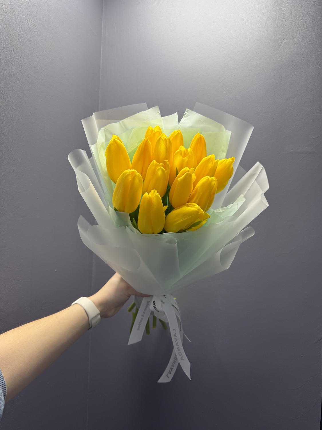 Букетик желтых тюльпанов