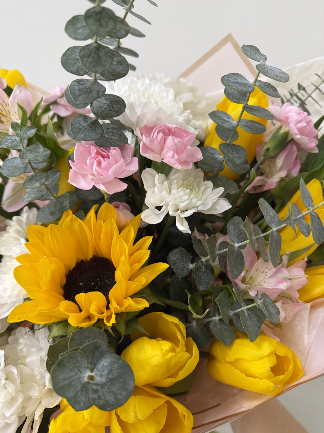 Воздушный букет с подсолнухами