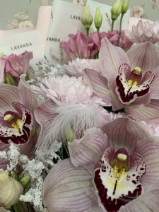 Букет нежные орхидеи