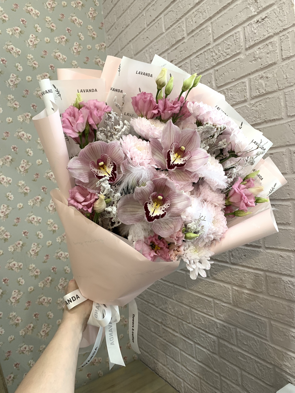 Букет нежные орхидеи