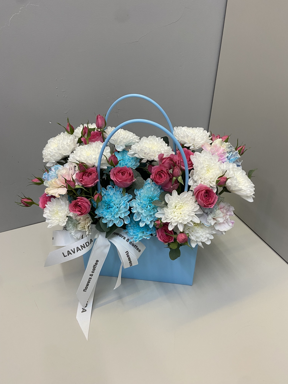 Яркая композиция