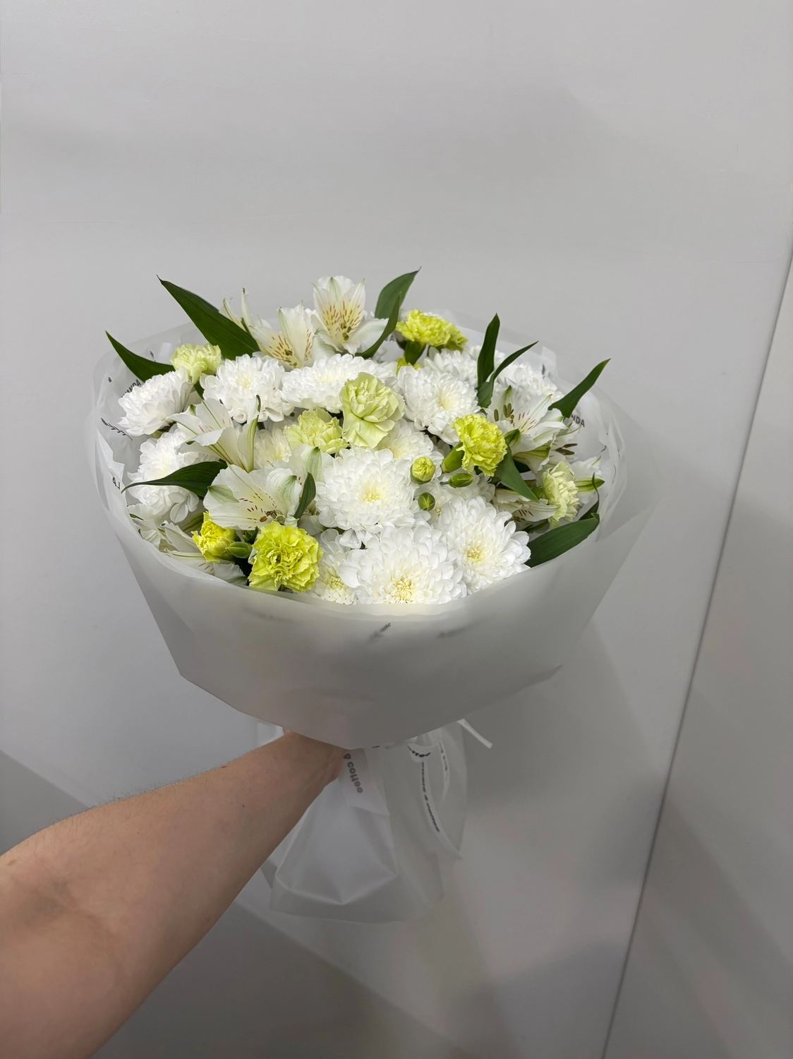 Нежный букет с яркими диантусами