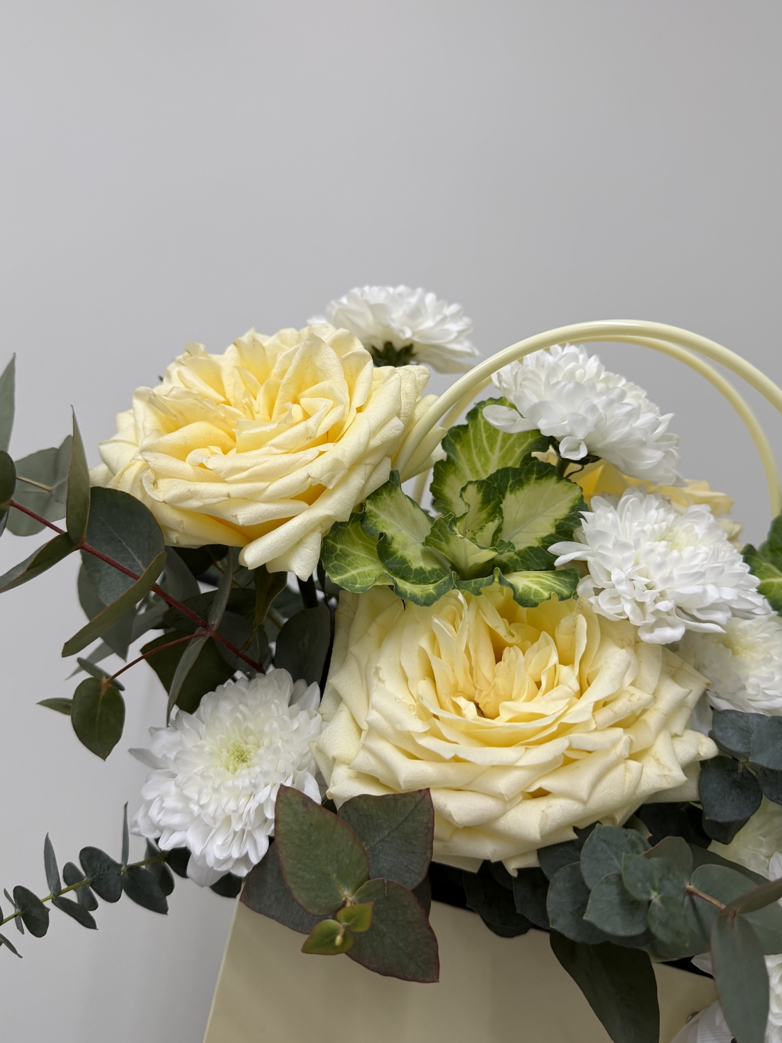 Композиция с пионовидными розами