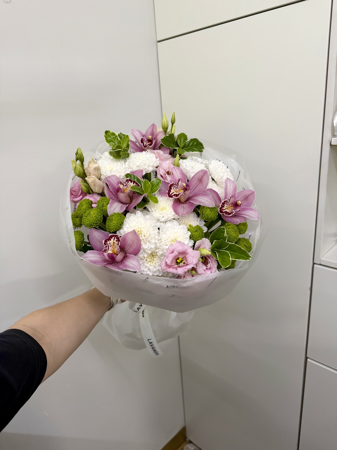 букет с розовыми орхидеями