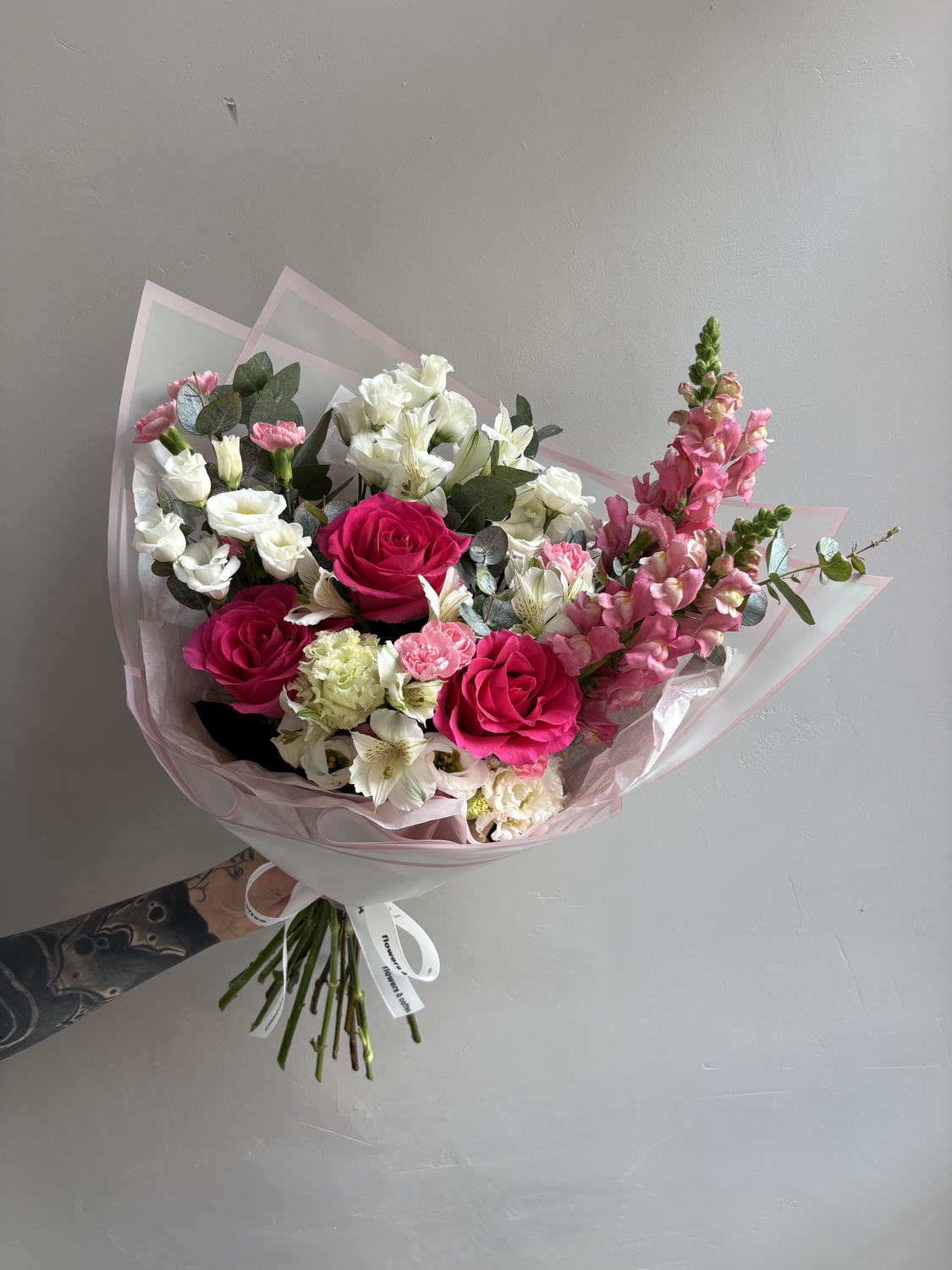 Розово - белый букет