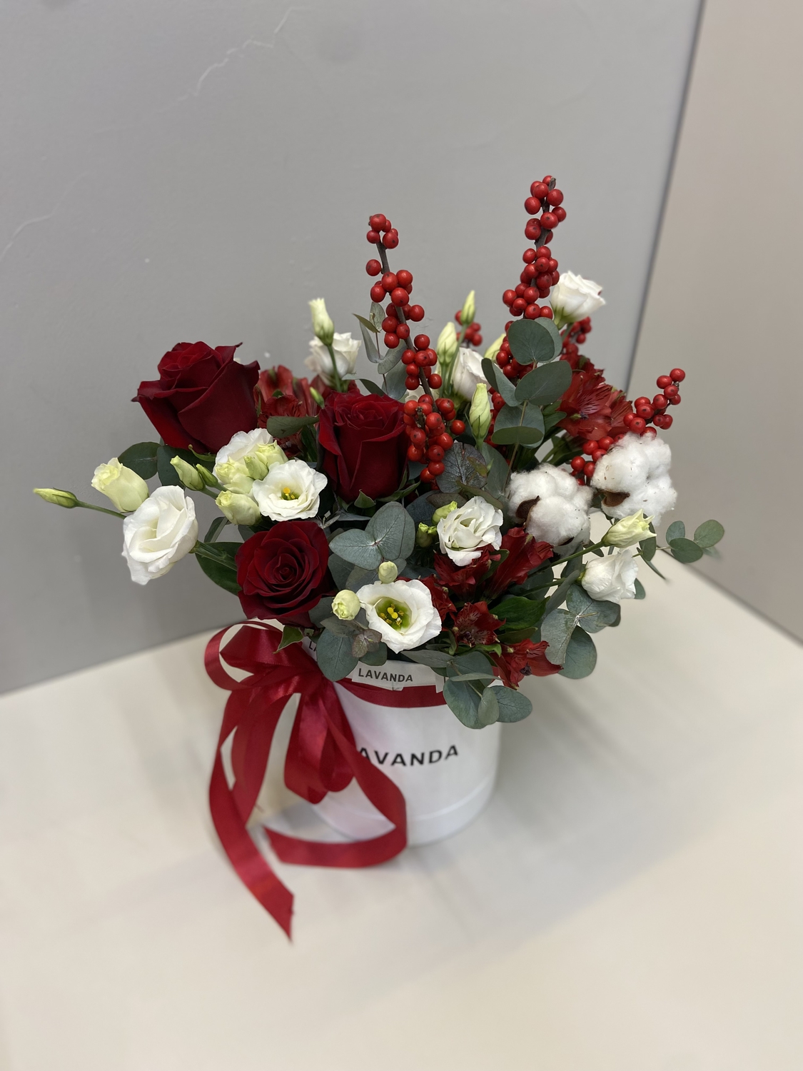 Коробка с красной розой