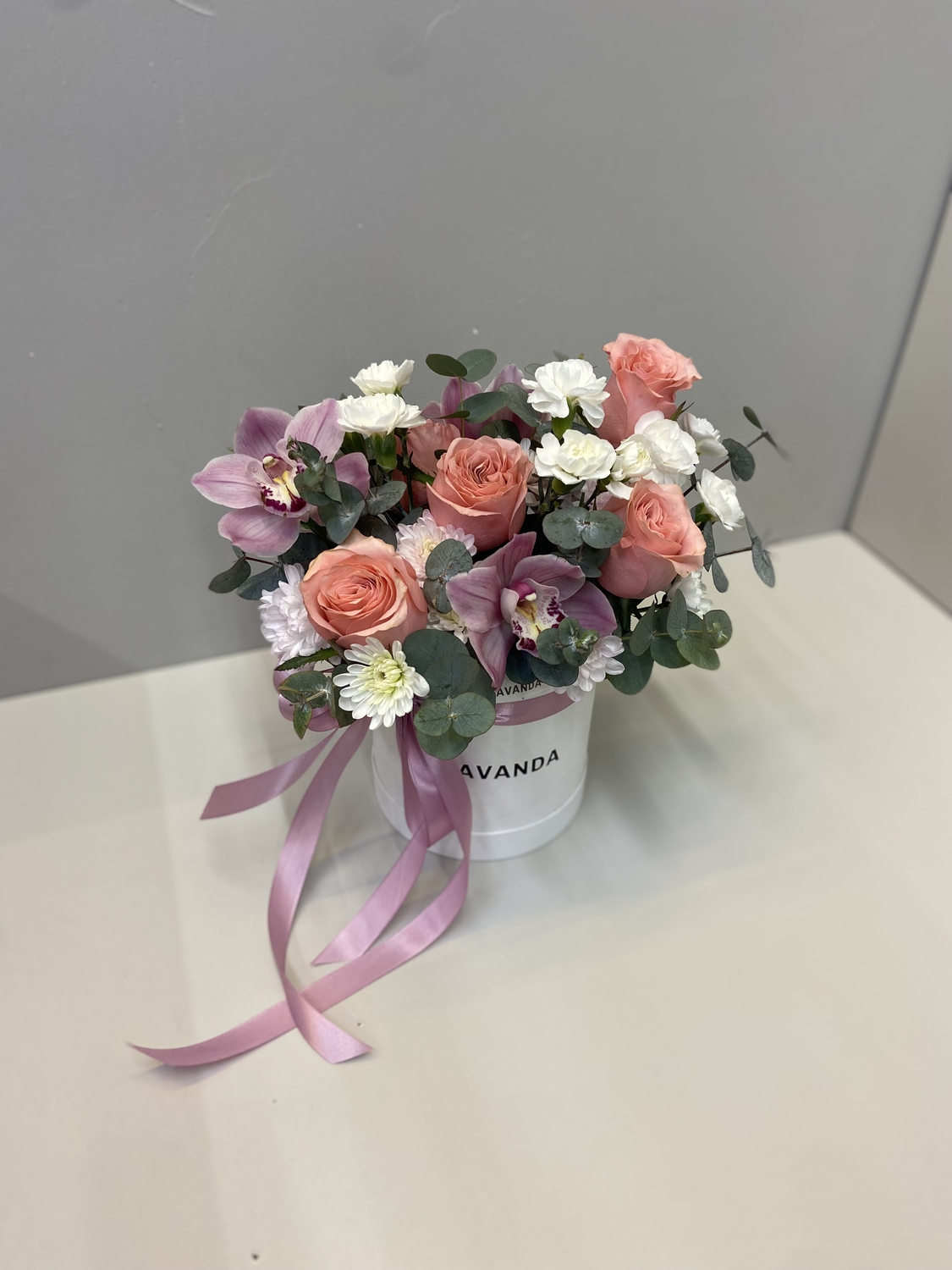 Композиция с орхидеей