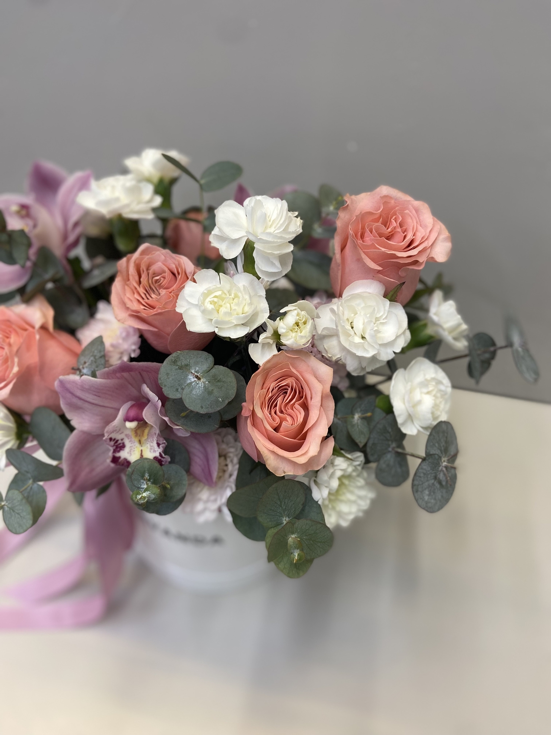 Композиция с орхидеей