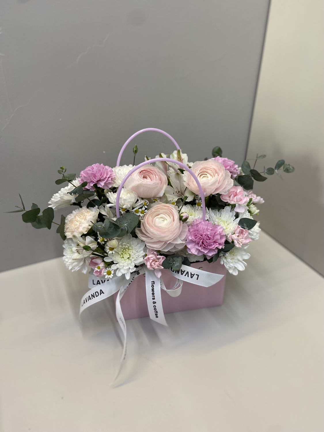 Плайм с ранункулюсами