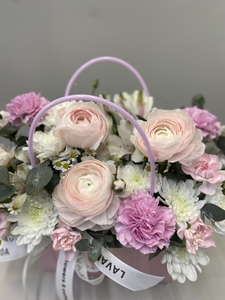 Плайм с ранункулюсами