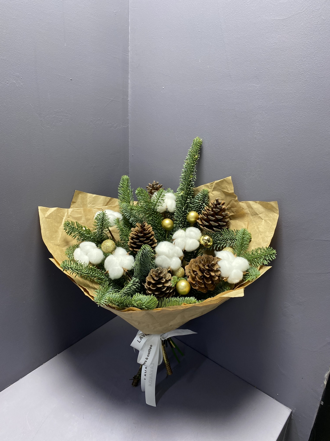 Зимний букет из нобилиса