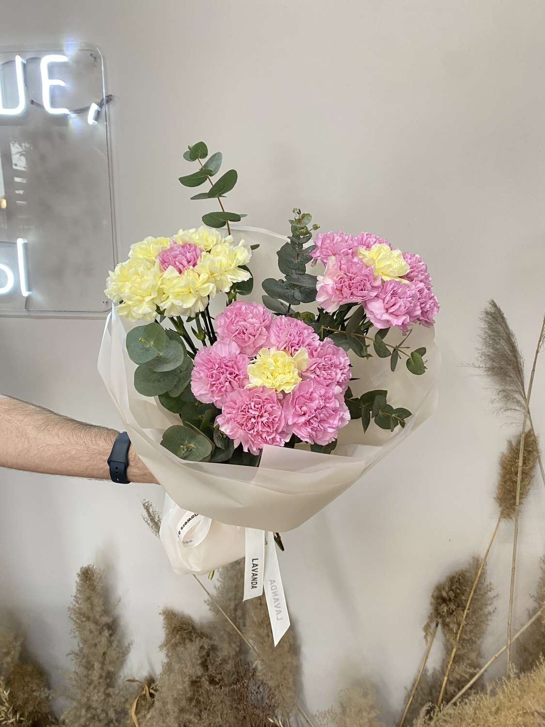 Трендовый букет из диантусов