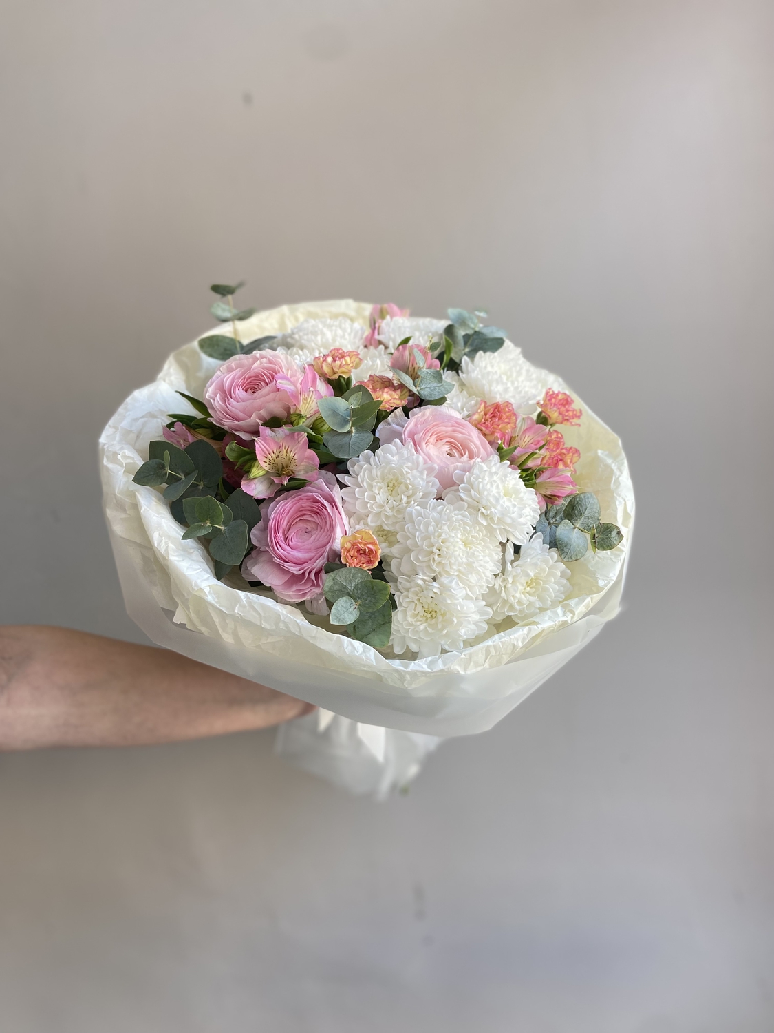 Букет с ранункулюсами