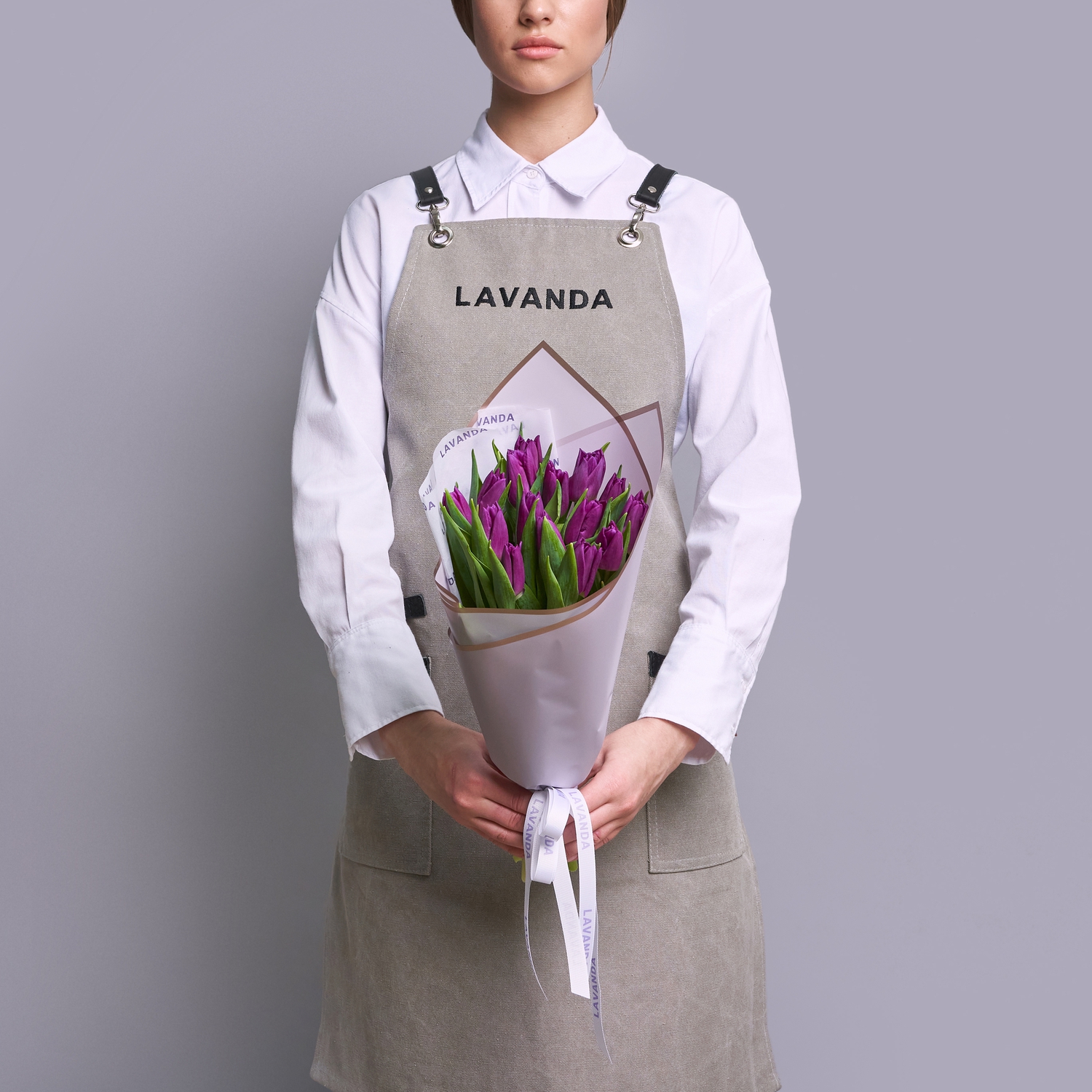 15 фиолетовых тюльпанов в матовой пленке