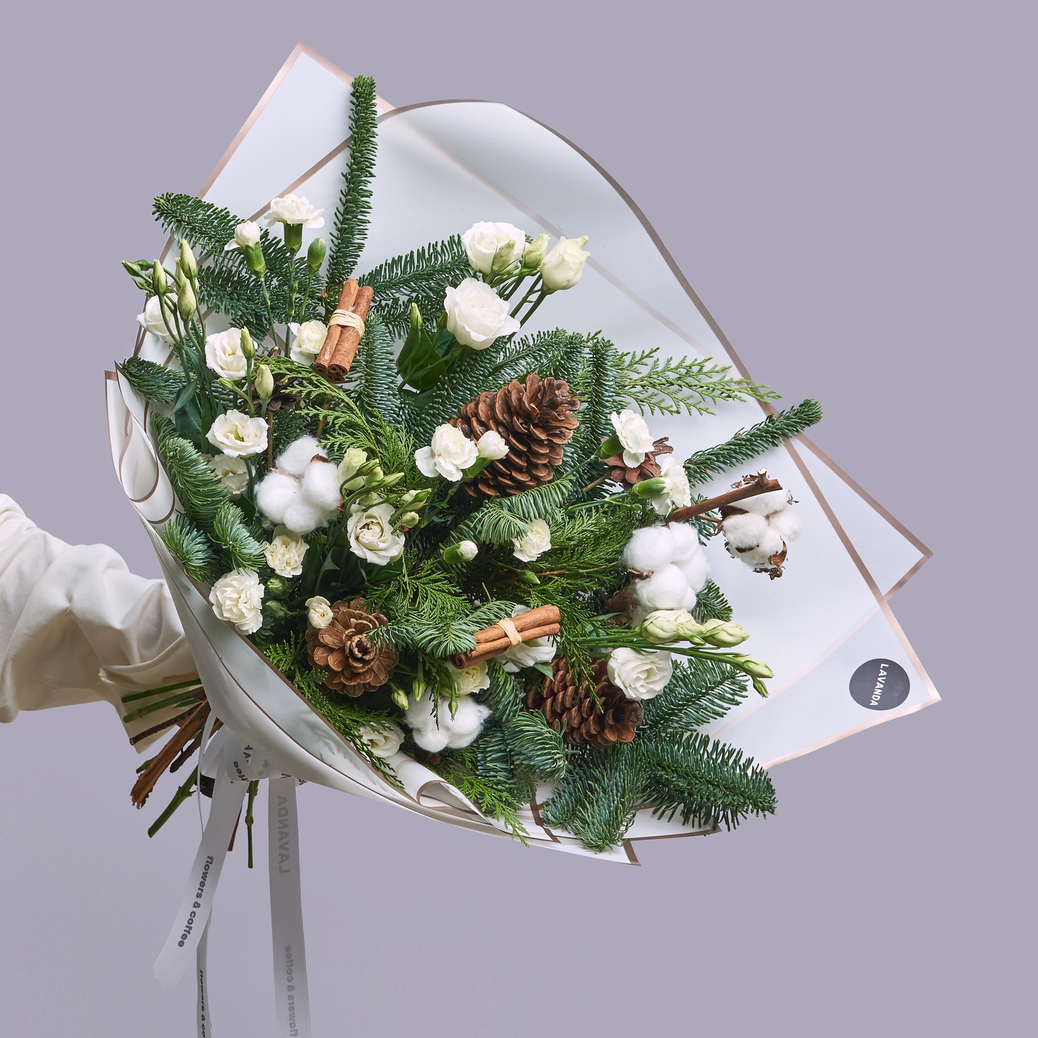Бело-зеленый букет цветов с хлопком и нобилисом - купить с доставкой в  Омске - LAVANDA