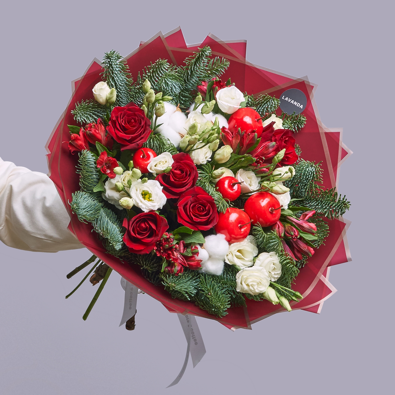 Зимний букет красных роз с хлопком и нобилисом - купить с доставкой в Омске  - Лаванда