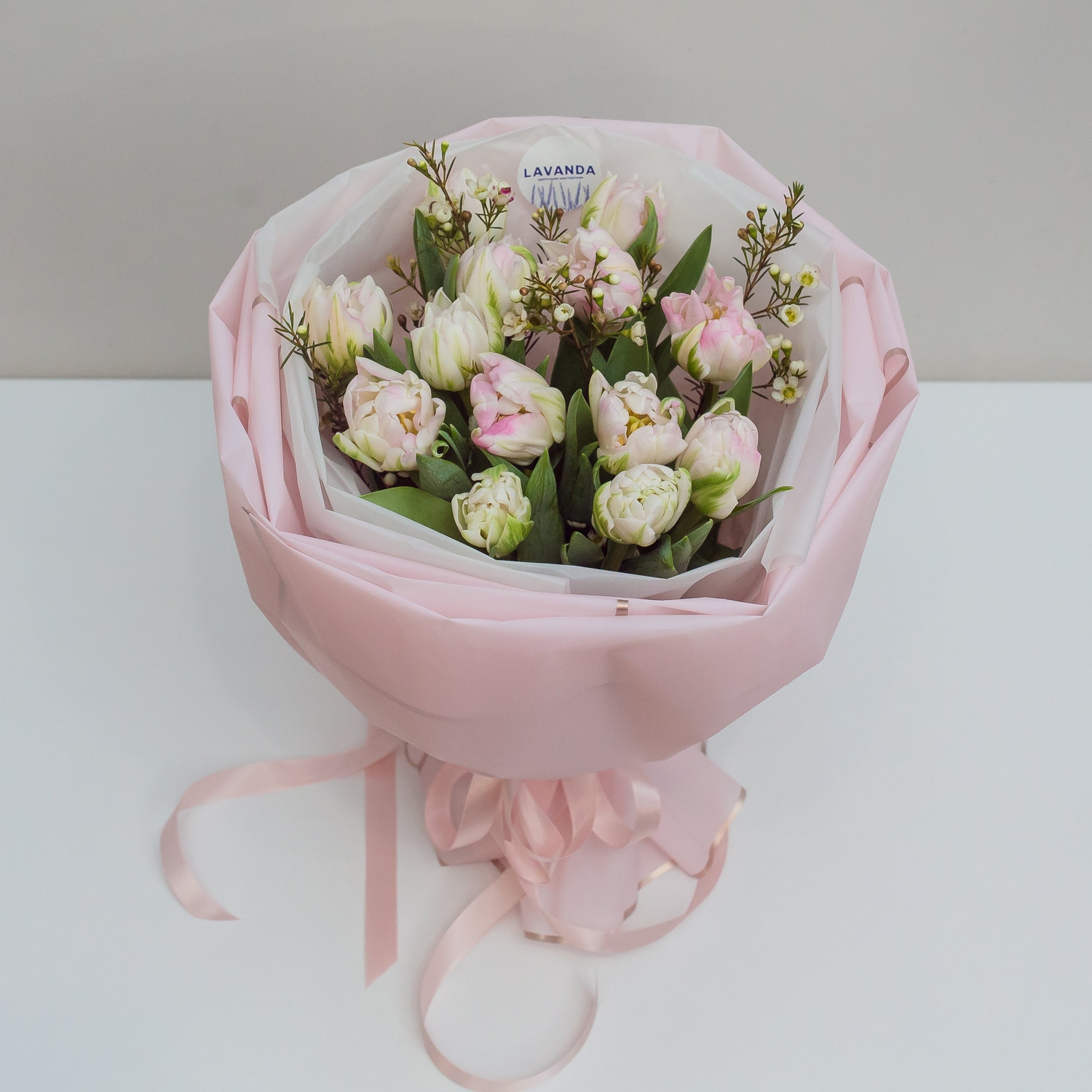 Букет нежно-розовых пионовидных тюльпанов