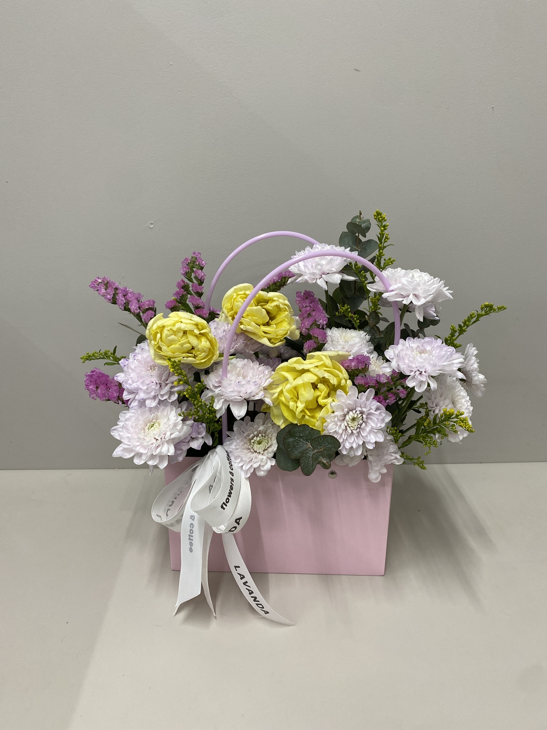 Композиция с пионовидными тюльпанами